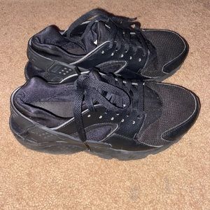 Nike Huaraches Run shoes